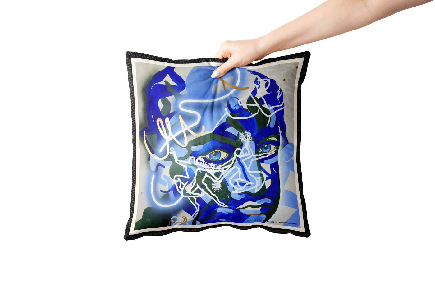 Initiis Novis · Kissenbezug · Kunstpelzstoff